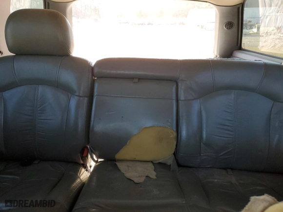 2000 Chevrolet New Tahoe LS with VIN 1GNEK13TXYJ118999, listed as a Copart auction lot 82799684 with 299,417 mi miles and Salvage Title. Bid and sale history available at carsss.com. Image 10.