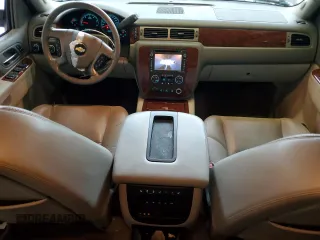2012 Chevrolet Tahoe LTZ с VIN 1GNSKCE04CR272829, выставлен на аукционе Copart как лот 59959525 с пробегом 164 690 миль миль и Списание • Salvage title. История ставок и продаж доступна на DreamBid. Изображение 8.
