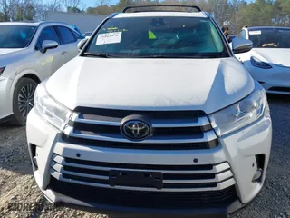 2019 Toyota Highlander SE with VIN 5TDJZRFH0KS571466, listed as a IAAI auction lot 41822970 with 57,639 mi miles. Bid and sale history available at carsss.com. Image 12.
