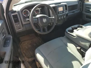 2018 Ram 1500 Tradesman z VIN 3C6JR6DT7JG304609, wystawiony jako Copart lot #55684295 z przebiegiem 73 075 mil mil oraz Szkoda całkowita • Salvage title. Historia ofert i sprzedaży dostępna na DreamBid. Obrazek 8.