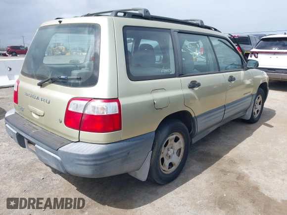 2001 Subaru Forester L with VIN JF1SF63511G703834, listed as a IAAI auction lot 41904604 with 137,225 mi miles. Bid and sale history available at carsss.com. Image 4.