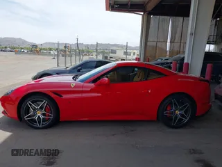 2015 Ferrari California T с VIN ZFF77XJA5F0211604, выставлен на аукционе IAAI как лот 42379871 с пробегом 3 140 миль миль и . История ставок и продаж доступна на DreamBid. Изображение 15.