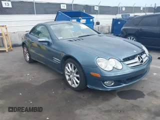 2007 Mercedes-Benz SL 550 z VIN WDBSK71F07F133068, wystawiony jako IAAI lot #42074542 z przebiegiem 104 503 mil mil oraz . Historia ofert i sprzedaży dostępna na DreamBid. Obrazek 1.
