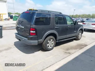 2006 Ford Explorer XLT z VIN 1FMEU73E86UA50085, wystawiony jako IAAI lot #42193785 z przebiegiem 211 343 mil mil oraz . Historia ofert i sprzedaży dostępna na DreamBid. Obrazek 4.