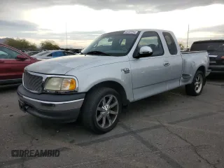 2001 Ford F-150 XL with VIN 1FTRX07W21KE96082, listed as a Copart auction lot 85167754 with 0 mi miles and Salvage Title. Bid and sale history available at carsss.com. Image 1.