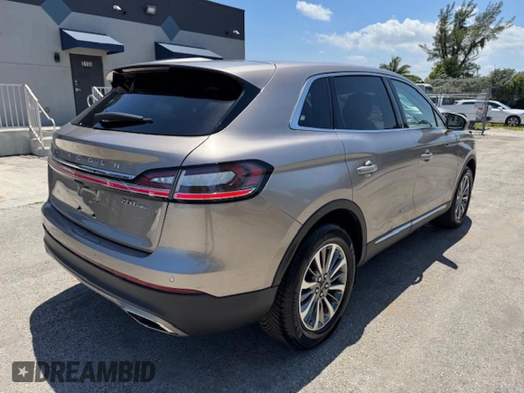 2020 Lincoln Nautilus Standard z VIN 2LMPJ8J93LBL15854, wystawiony jako Copart lot #57672975 z przebiegiem 37 398 mil mil oraz Czysty tytuł • Clean title. Historia ofert i sprzedaży dostępna na DreamBid. Obrazek 3.