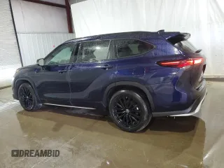 2024 Toyota Highlander LE z VIN 5TDKDRAH1RS537296, wystawiony jako Copart lot #57558595 z przebiegiem 34 682 mil mil oraz Czysty tytuł • Clean title. Historia ofert i sprzedaży dostępna na DreamBid. Obrazek 2.