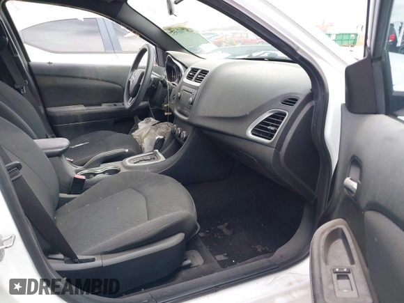 2014 Dodge Avenger SE z VIN 1C3CDZAB8EN200550, wystawiony jako IAAI lot #40389714 z przebiegiem 74 029 mil mil oraz . Historia ofert i sprzedaży dostępna na DreamBid. Obrazek 5.