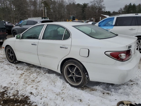 2003 Lexus ES 300 with VIN JTHBF30G330087143, listed as a Copart auction lot 45054935 with 204,917 mi miles and Clean Title. Bid and sale history available at carsss.com. Image 2.
