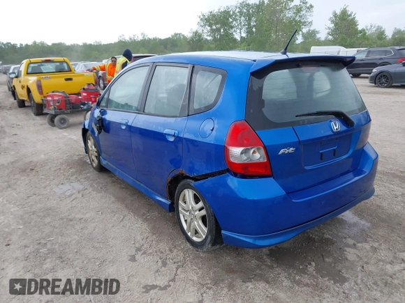 2007 Honda Fit Sport z VIN JHMGD38697S066329, wystawiony jako IAAI lot #42312163 z przebiegiem 174 935 mil mil oraz . Historia ofert i sprzedaży dostępna na DreamBid. Obrazek 3.