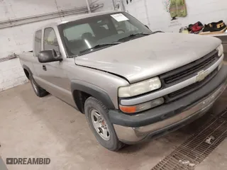 2002 Chevrolet Silverado 1500 LS with VIN 2GCEC19W721348086, listed as a IAAI auction lot 41249963 with 182,765 mi miles. Bid and sale history available at carsss.com. Image 1.
