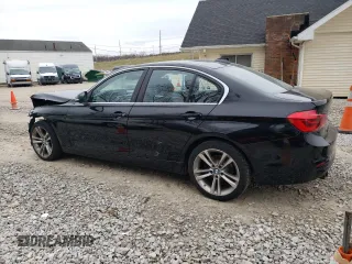 2018 BMW 3 Series 330i xDrive z VIN WBA8D9C52JEM33730, wystawiony jako Copart lot #51306375 z przebiegiem 112 221 mil mil oraz Szkoda całkowita • Salvage title. Historia ofert i sprzedaży dostępna na DreamBid. Obrazek 2.