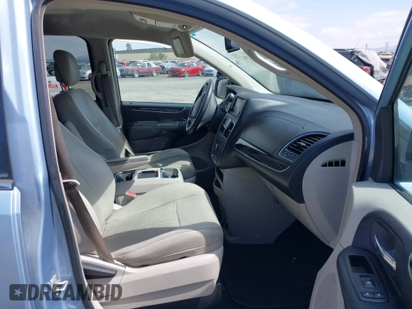 2013 Chrysler Town & Country Touring with VIN 2C4RC1BG6DR577044, listed as a IAAI auction lot 42081733 with 177,840 mi miles. Bid and sale history available at carsss.com. Image 5.