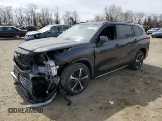 2022 Toyota Highlander XSE with VIN 5TDLZRBH1NS187893, listed as a Copart auction lot 49720015 with 28,832 mi miles and Salvage title. Bid and sale history available at DreamBid. Image 1.