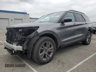 2023 Ford Explorer XLT z VIN 1FMSK7DH3PGB91471, wystawiony jako Copart lot #55952575 z przebiegiem 8 951 mil mil oraz Szkoda całkowita • Salvage title. Historia ofert i sprzedaży dostępna na DreamBid. Obrazek 1.