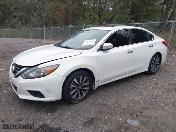 2017 Nissan Altima 2.5 SR with VIN 1N4AL3AP7HC120659, listed as a IAAI auction lot 40816224 with 131,721 mi miles. Bid and sale history available at carsss.com. Image 17.