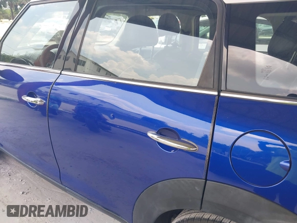 2016 MINI Countryman S with VIN WMWZC3C50GWT08698, listed as a IAAI auction lot 42493302 with 61,306 mi miles and . Bid and sale history available at DreamBid. Image 6.