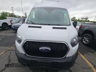 2023 Ford Transit Cargo с VIN 1FTBR2X82PKA60186, выставлен на аукционе IAAI как лот 42573161 с пробегом 47 202 миль миль и . История ставок и продаж доступна на DreamBid. Изображение 23.