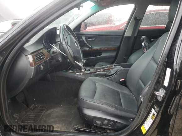 2009 BMW 3 Series 328i xDrive с VIN WBAPK73559A454418, выставлен на аукционе Copart как лот 56914195 с пробегом 105 874 миль миль и На запчасти • Non repairable. История ставок и продаж доступна на DreamBid. Изображение 7.