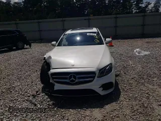 2017 Mercedes-Benz E 300 Luxury with VIN WDDZF4KB1HA148925, listed as a Copart auction lot 60001475 with 72,293 mi miles and Salvage title. Bid and sale history available at DreamBid. Image 13.