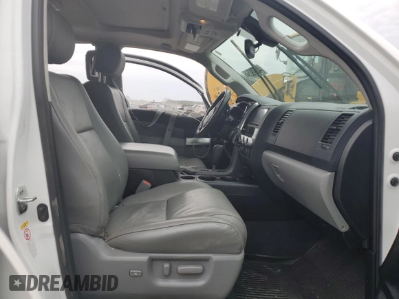 2019 Toyota Sequoia SR5 with VIN 5TDBY5G1XKS174171, listed as a Copart auction lot 40679254 with 67,132 mi miles. Bid and sale history available at carsss.com. Image 7.
