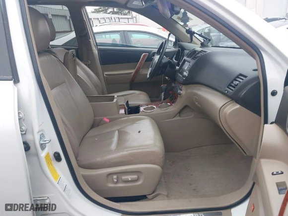 2008 Toyota Highlander Limited with VIN JTEES42A182073533, listed as a IAAI auction lot 41900282 with 222,084 mi miles. Bid and sale history available at carsss.com. Image 5.