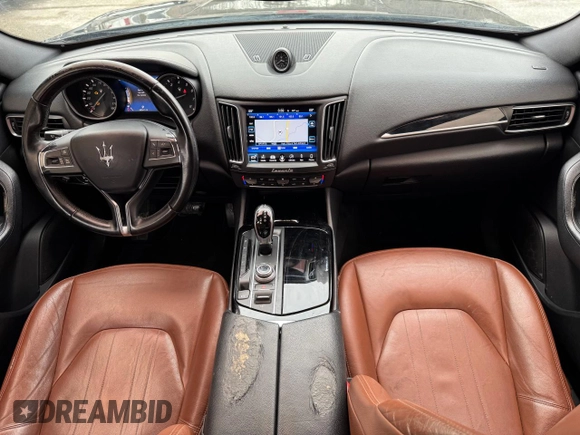 2018 Maserati Levante z VIN ZN661XUA4JX304412, wystawiony jako Copart lot #48468805 z przebiegiem 98 541 mil mil oraz Tytuł czysty. Historia ofert i sprzedaży dostępna na DreamBid. Obrazek 9.