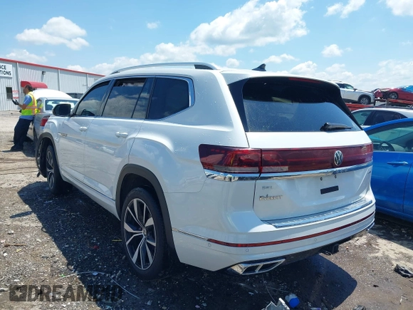 2024 Volkswagen Atlas SEL Premium R-Line with VIN 1V2FR2CAXRC582084, listed as a IAAI auction lot 42228600 with 20,389 mi miles and . Bid and sale history available at DreamBid. Image 3.