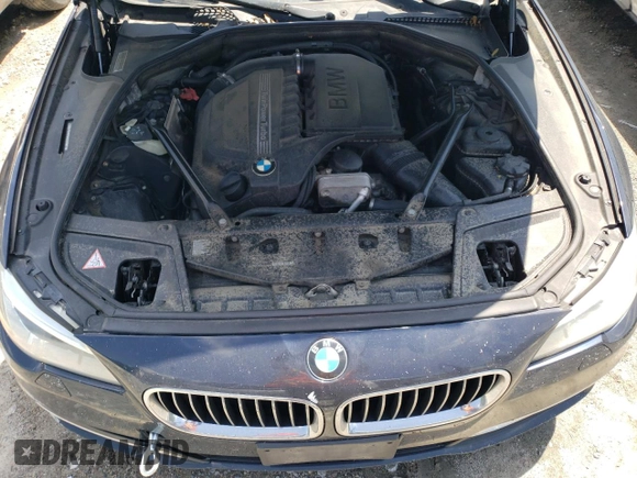 2014 BMW 5 Series 535i xDrive z VIN WBA5B3C56ED293067, wystawiony jako Copart lot #61443525 z przebiegiem 198 552 mil mil oraz Czysty tytuł • Clean title. Historia ofert i sprzedaży dostępna na DreamBid. Obrazek 11.