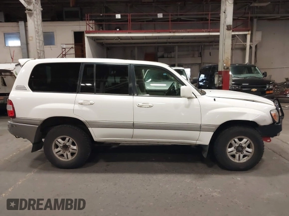 2006 Toyota Land Cruiser with VIN JTEHT05J562097054, listed as a IAAI auction lot 41539648 with 286,946 mi miles. Bid and sale history available at carsss.com. Image 13.