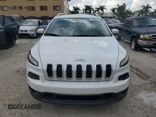 2016 Jeep Cherokee Latitude with VIN 1C4PJLCS9GW137505, listed as a Copart auction lot 62569105 with 135,101 mi miles and Clean title. Bid and sale history available at DreamBid. Image 5.