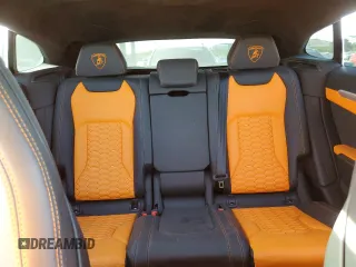 2022 Lamborghini Urus z VIN ZPBUA1ZL8NLA16768, wystawiony jako Copart lot #40152294 z przebiegiem 10 595 mil mil oraz Tytuł czysty. Historia ofert i sprzedaży dostępna na DreamBid. Obrazek 10.