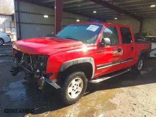 2006 Chevrolet Silverado 1500 LT1 with VIN 2GCEK13TX61173467, listed as a IAAI auction lot 41845953 with 201,552 mi miles. Bid and sale history available at carsss.com. Image 2.