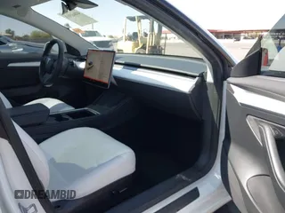 2023 Tesla Model 3 Performance z VIN 5YJ3E1EC7PF432748, wystawiony jako IAAI lot #41841913 z przebiegiem 36 043 mil mil oraz . Historia ofert i sprzedaży dostępna na DreamBid. Obrazek 5.