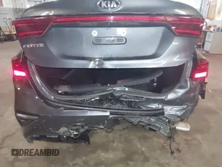 2019 Kia Forte LXS z VIN 3KPF24AD4KE061732, wystawiony jako IAAI lot #42286271 z przebiegiem 96 935 mil mil oraz . Historia ofert i sprzedaży dostępna na DreamBid. Obrazek 6.