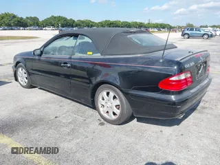 2003 Mercedes-Benz CLK 3.2L with VIN WDBLK65G33T133403, listed as a IAAI auction lot 41297349 with Not Provided miles. Bid and sale history available at carsss.com. Image 3.