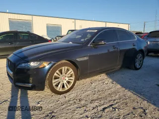 2016 Jaguar XF 35t Premium with VIN SAJBD4BV7GCY07333, listed as a Copart auction lot 72676984 with 70,630 mi miles and Salvage Title. Bid and sale history available at carsss.com. Image 1.