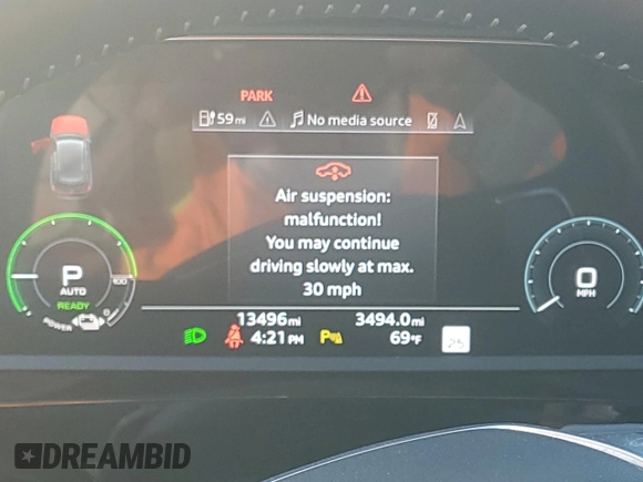 2021 Audi e-tron Sportback Prestige z VIN WA13ABGE7MB040149, wystawiony jako Copart lot #89213745 z przebiegiem 13 496 mil mil oraz Szkody całkowita. Historia ofert i sprzedaży dostępna na DreamBid. Obrazek 9.