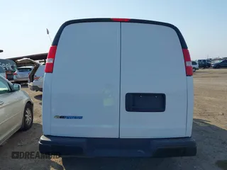 2024 Chevrolet Express Cargo with VIN 1GCWGAFP5R1282188, listed as a IAAI auction lot 42706483 with 10,116 mi miles and . Bid and sale history available at DreamBid. Image 17.