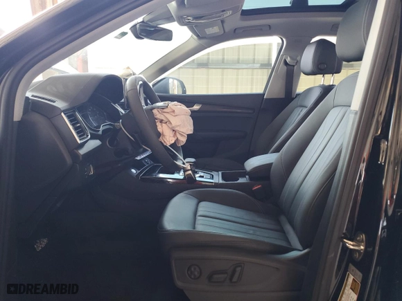 2024 Audi Q5 Premium with VIN WA1ABAFY6R2018600, listed as a Copart auction lot 68520944 with 16,910 mi miles and Non Repairable. Bid and sale history available at carsss.com. Image 7.