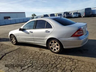 2005 Mercedes-Benz C 240 with VIN WDBRF61J35A701535, listed as a Copart auction lot 79762884 with 73,468 mi miles and Clean Title. Bid and sale history available at DreamBid. Image 2.