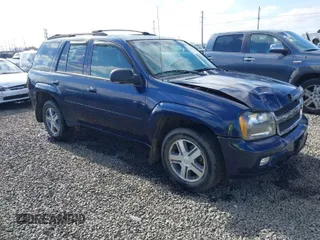 2007 Chevrolet TrailBlazer LS with VIN 1GNDT13S872150472, listed as a IAAI auction lot 41741764 with 215,974 mi miles. Bid and sale history available at carsss.com. Image 1.
