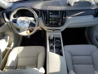 2024 Volvo XC60 Recharge Plug-In Hybrid Plus Dark Theme with VIN YV4H60DL4R1828689, listed as a Copart auction lot 88291785 with 1,037 mi miles and Salvage Title. Bid and sale history available at carsss.com. Image 8.