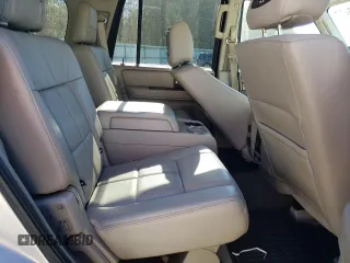 2011 Lincoln Navigator z VIN 5LMJJ2H55BEJ08058, wystawiony jako Copart lot #89203185 z przebiegiem 125 732 mil mil oraz Szkoda całkowita • Salvage title. Historia ofert i sprzedaży dostępna na DreamBid. Obrazek 11.