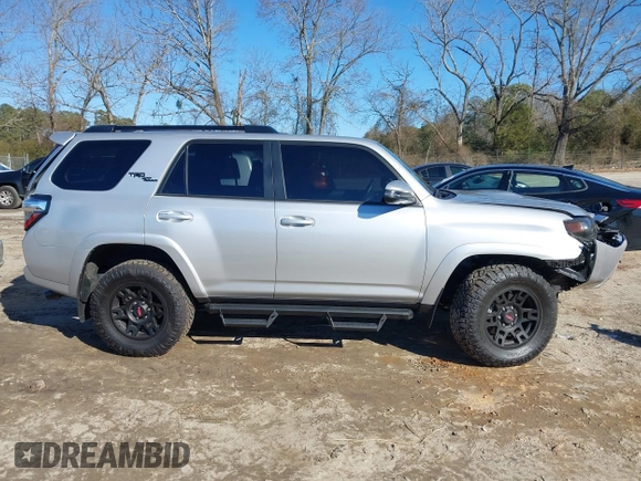2024 Toyota 4Runner TRD Off Road z VIN JTERU5JR6R6255876, wystawiony jako IAAI lot #41281427 z przebiegiem 11 474 mil mil oraz . Historia ofert i sprzedaży dostępna na DreamBid. Obrazek 14.