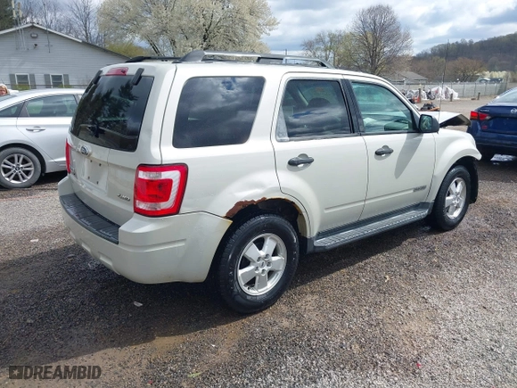 2008 Ford Escape XLT with VIN 1FMCU93ZX8KB33764, listed as a IAAI auction lot 42037456 with 195,047 mi miles. Bid and sale history available at carsss.com. Image 4.