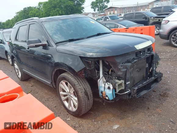 2018 Ford Explorer XLT z VIN 1FM5K7D83JGC39166, wystawiony jako IAAI lot #42425333 z przebiegiem 122 029 mil mil oraz . Historia ofert i sprzedaży dostępna na DreamBid. Obrazek 1.