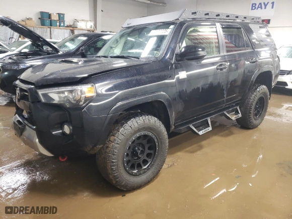 2020 Toyota 4Runner SR5 with VIN JTEBU5JR3L5815481, listed as a Copart auction lot 47582225 with 39,842 mi miles and Salvage Title. Bid and sale history available at carsss.com. Image 1.