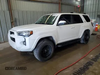 2020 Toyota 4Runner SR5 with VIN JTEBU5JR8L5829702, listed as a Copart auction lot 57677775 with 85,008 mi miles and Salvage title. Bid and sale history available at DreamBid. Image 1.