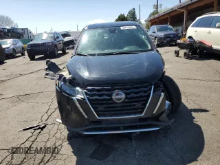 2022 Nissan Kicks S z VIN 3N1CP5BV2NL503251, wystawiony jako Copart lot #55413085 z przebiegiem 64 027 mil mil oraz Szkoda całkowita • Salvage title. Historia ofert i sprzedaży dostępna na DreamBid. Obrazek 5.